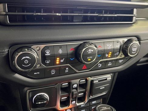 New 2026 Jeep Gladiator Mojave image 40