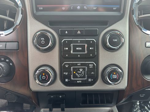 Used 2015 Ford F250 Lariat w/ Lariat Ultimate Package AWD/4WD image 30