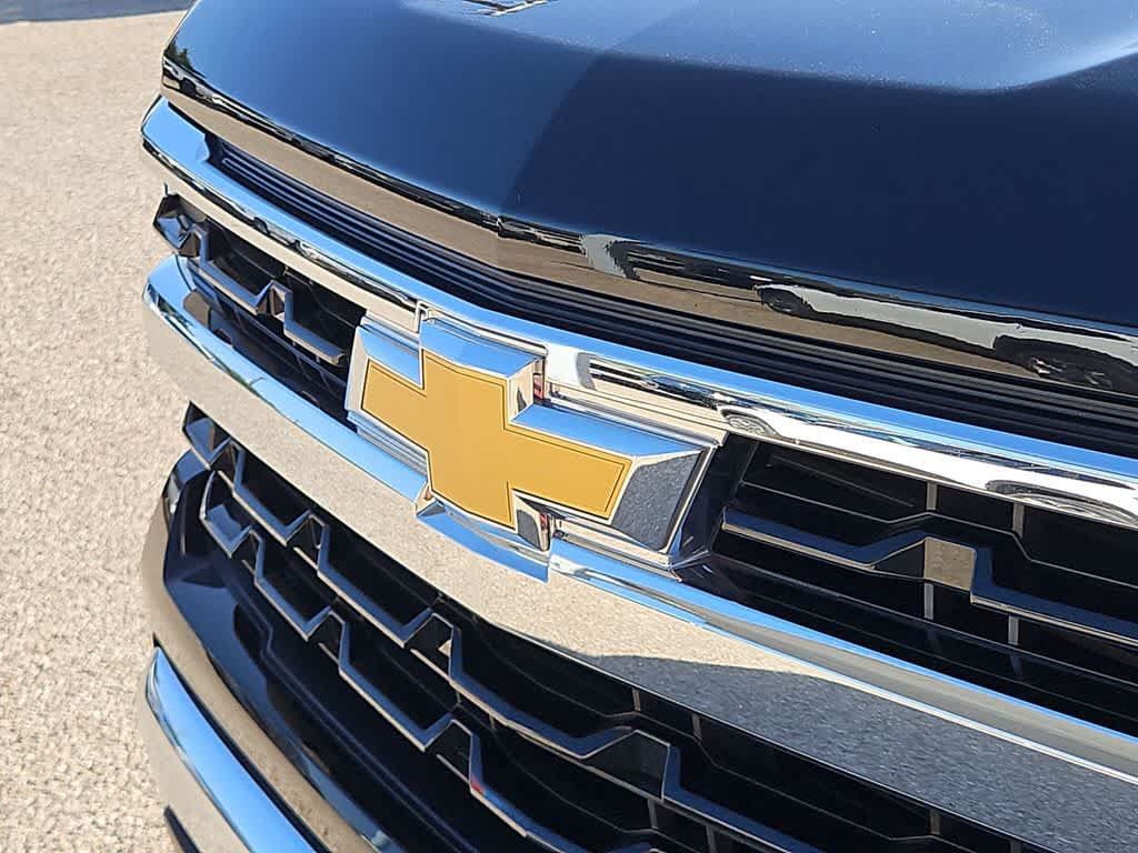 Used 2023 Chevrolet Silverado 1500 LT AWD/4WD image 12