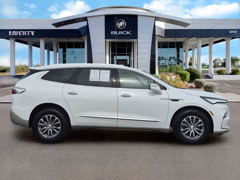 Used 2024 Buick Enclave Premium AWD/4WD image 2