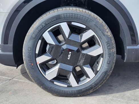 New 2027 Kia Telluride S image 7