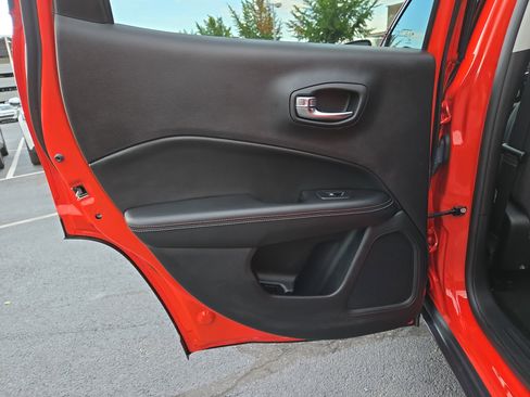 Used 2020 Jeep Compass Sport w/ Cold Weather Group FWD image 24