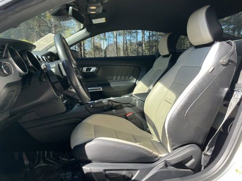 Used 2022 Ford Mustang GT Premium image 14