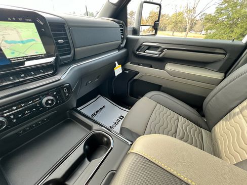 New 2026 Chevrolet Silverado 2500 ZR2 image 10