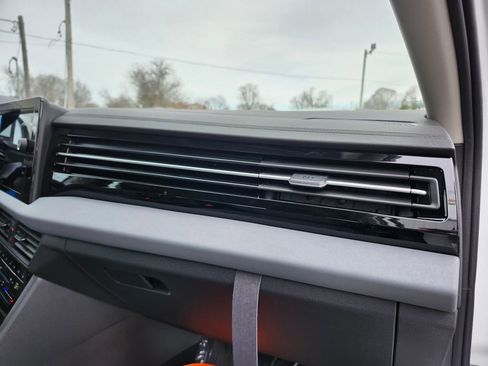 New 2026 Volkswagen Jetta SE image 13