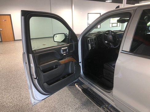 Used 2018 Chevrolet Silverado 1500 LTZ AWD/4WD image 9
