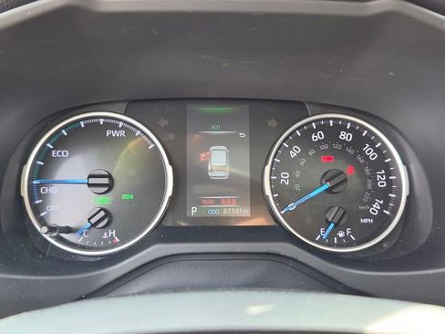 Used 2022 Toyota RAV4 XLE Premium AWD/4WD image 26