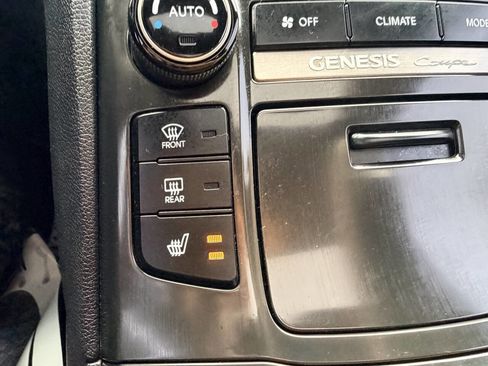 Used 2013 Hyundai Genesis 3.8 image 37