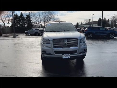 Used 2023 Lincoln Navigator L Reserve image 3