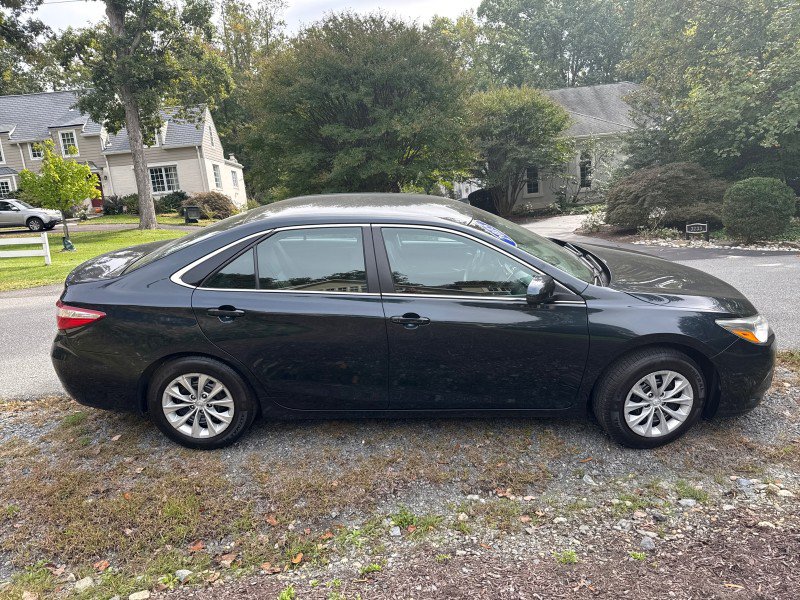 Used 2015 Toyota Camry LE FWD image 6