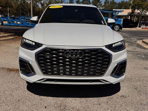 Used 2022 Audi Q5 2.0T Premium w/ Convenience Package AWD/4WD image 2