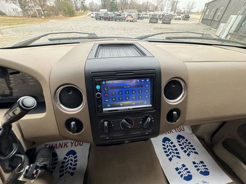 Used 2005 Ford F150 XLT image 14