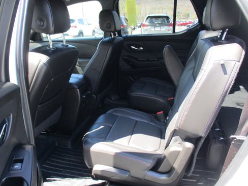 Certified 2023 Chevrolet Traverse RS AWD/4WD image 13