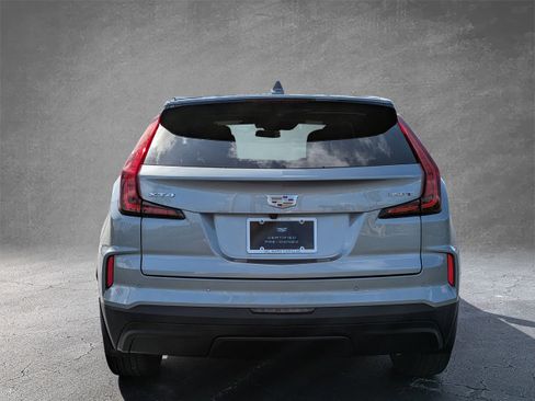 Certified 2024 Cadillac XT4 Luxury w/ Cold Weather Package image 5
