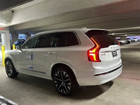 New 2026 Volvo XC90 B6 Ultra image 4