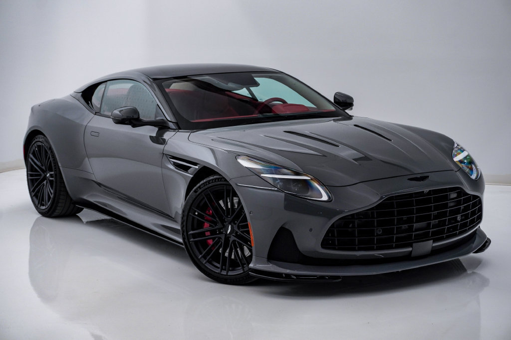 Used 2024 Aston Martin DB12 Coupe RWD image 3