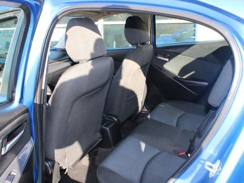 Used 2019 Toyota Yaris LE image 16