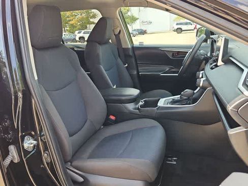 Used 2024 Toyota RAV4 LE AWD/4WD image 18