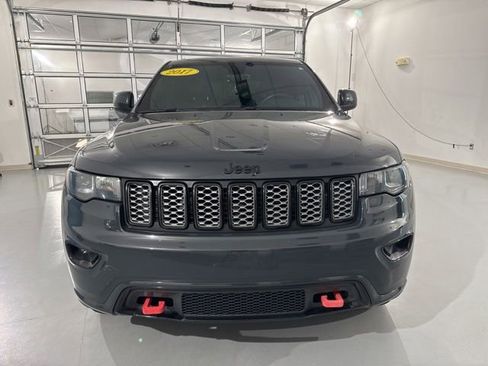 Used 2017 Jeep Grand Cherokee Altitude AWD/4WD image 2