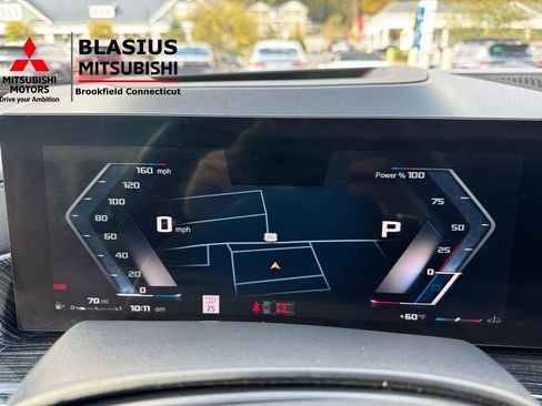 Used 2025 BMW X7 M60i w/ Climate Comfort Package image 27