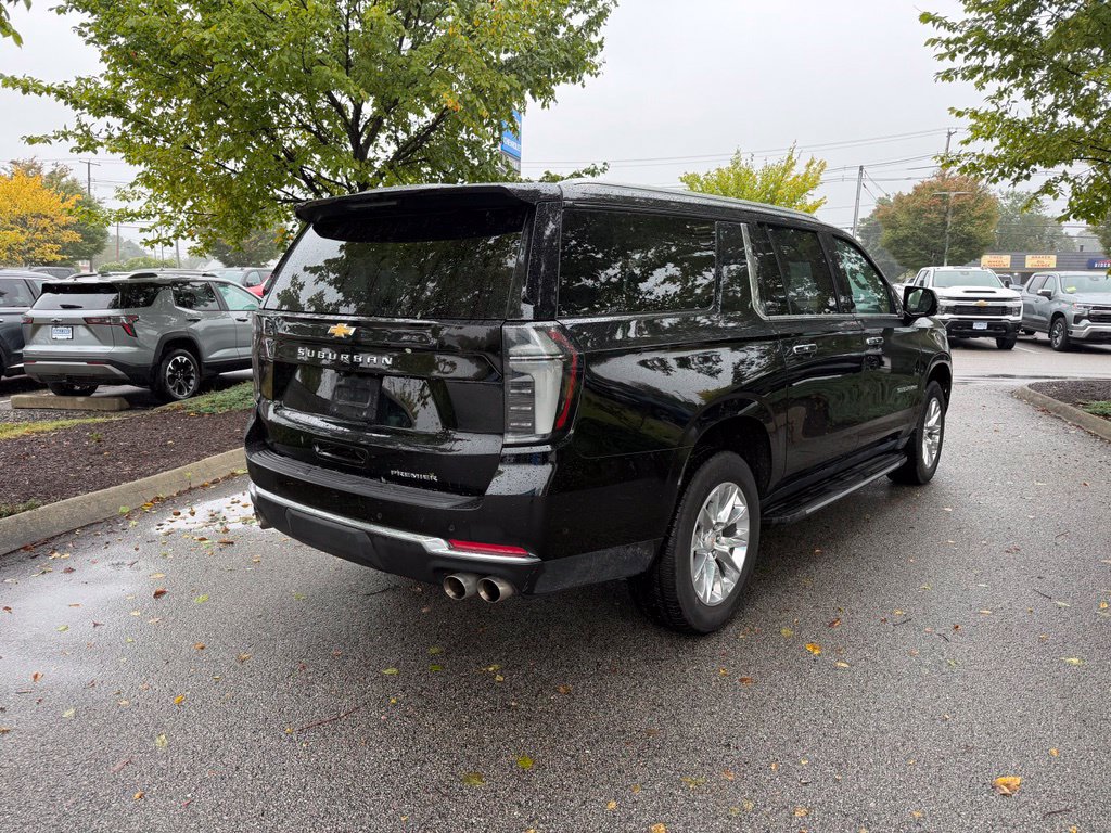 Used 2026 Chevrolet Suburban Premier AWD/4WD image 5