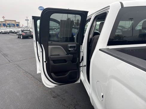 Used 2018 Chevrolet Silverado 1500 Custom w/ Custom Value Package image 33