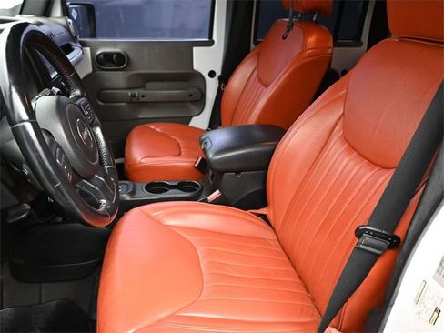 Used 2015 Jeep Wrangler Unlimited Rubicon image 13