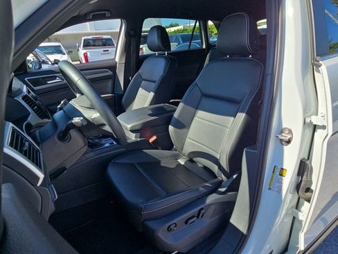 Used 2023 Volkswagen Atlas Cross Sport SE w/ Black Wheel Package FWD image 9