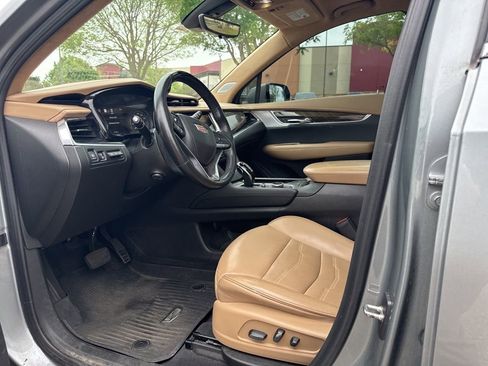 Certified 2023 Cadillac XT6 Premium Luxury w/ Platinum Package image 10