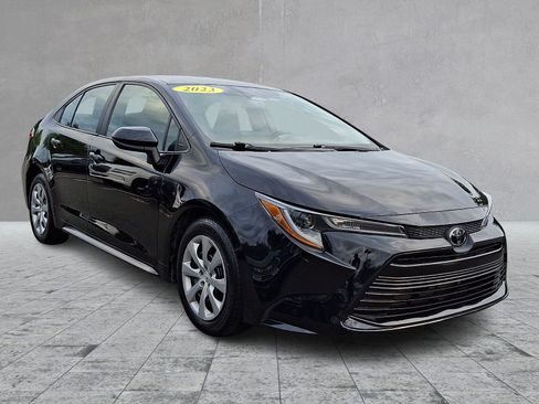 Used 2023 Toyota Corolla LE FWD image 3