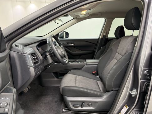 Used 2024 Nissan Rogue SV FWD image 14