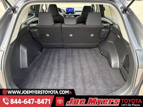 Used 2025 Toyota RAV4 LE image 28