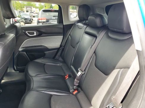 Used 2022 Jeep Compass Latitude FWD image 26