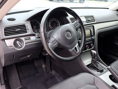 Used 2015 Volkswagen Passat TDI SE FWD image 16