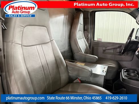 Used 2018 Chevrolet Express 3500 Extended w/ Driver Convenience Package RWD image 40