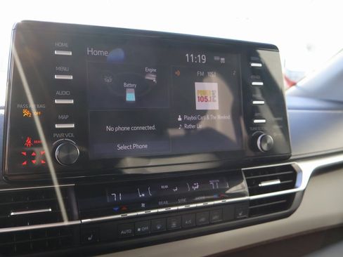 Used 2024 Toyota Sienna XLE image 22