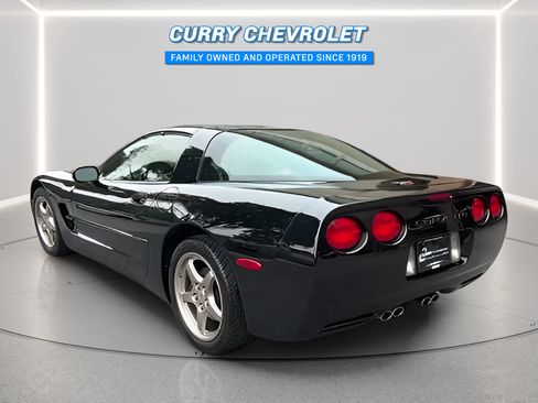 Used 2001 Chevrolet Corvette Coupe w/ Preferred Equipment Group2 RWD image 10