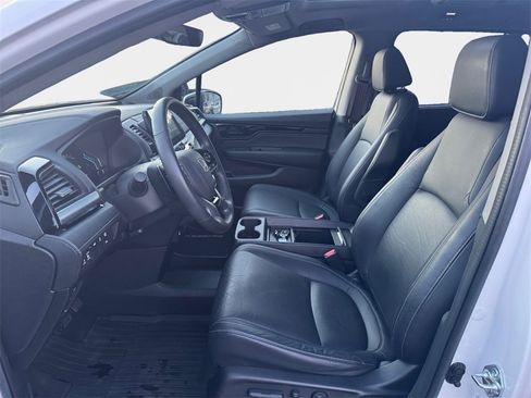 Certified 2024 Honda Odyssey Touring image 12