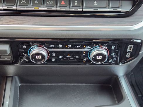 New 2026 GMC Sierra 1500 SLT image 14