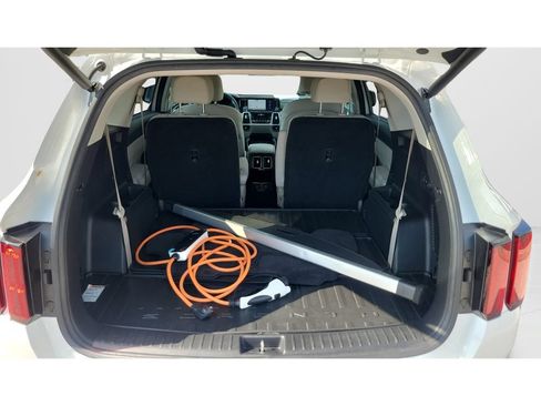 Used 2022 Kia Sorento SX w/ Panoramic Sunroof Package AWD/4WD image 9