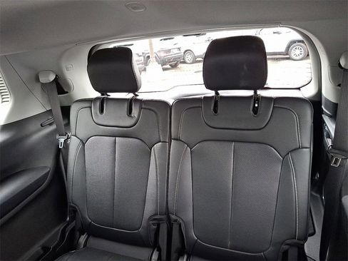 Used 2022 Jeep Grand Cherokee L Limited w/ Luxury Tech Group II image 11