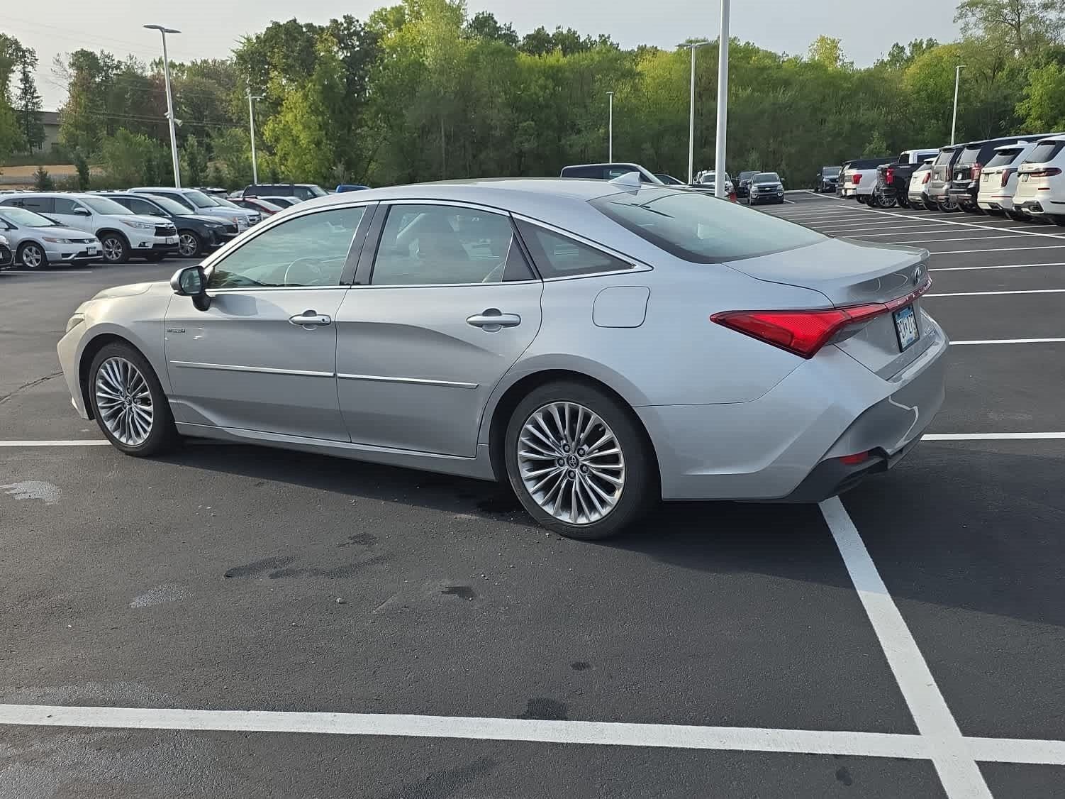 Used 2019 Toyota Avalon Limited w/ Protection Package FWD image 4