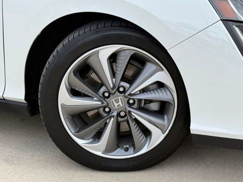 Used 2019 Honda Clarity Plug-In Hybrid image 2