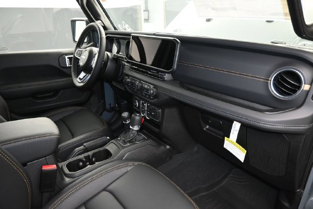 New 2026 Jeep Wrangler Unlimited Sahara w/ Safety Group AWD/4WD image 38