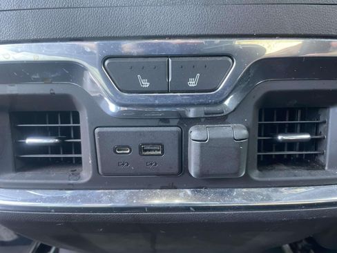 Used 2021 GMC Sierra 1500 AT4 w/ AT4 Value Package AWD/4WD image 8