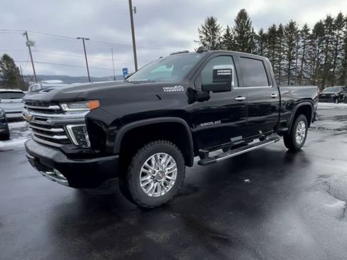 Certified 2022 Chevrolet Silverado 3500 High Country w/ Z71 Off-Road Package image 4