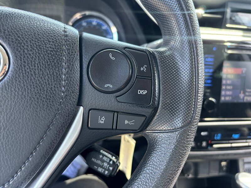 Used 2017 Toyota Corolla LE FWD image 13