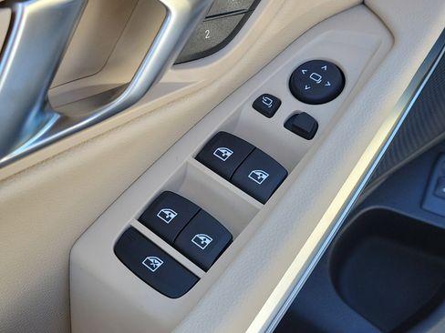 New 2026 BMW 330i Sedan w/ Convenience Package image 15