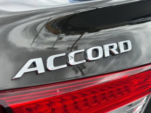 Used 2018 Honda Accord EX-L image 24