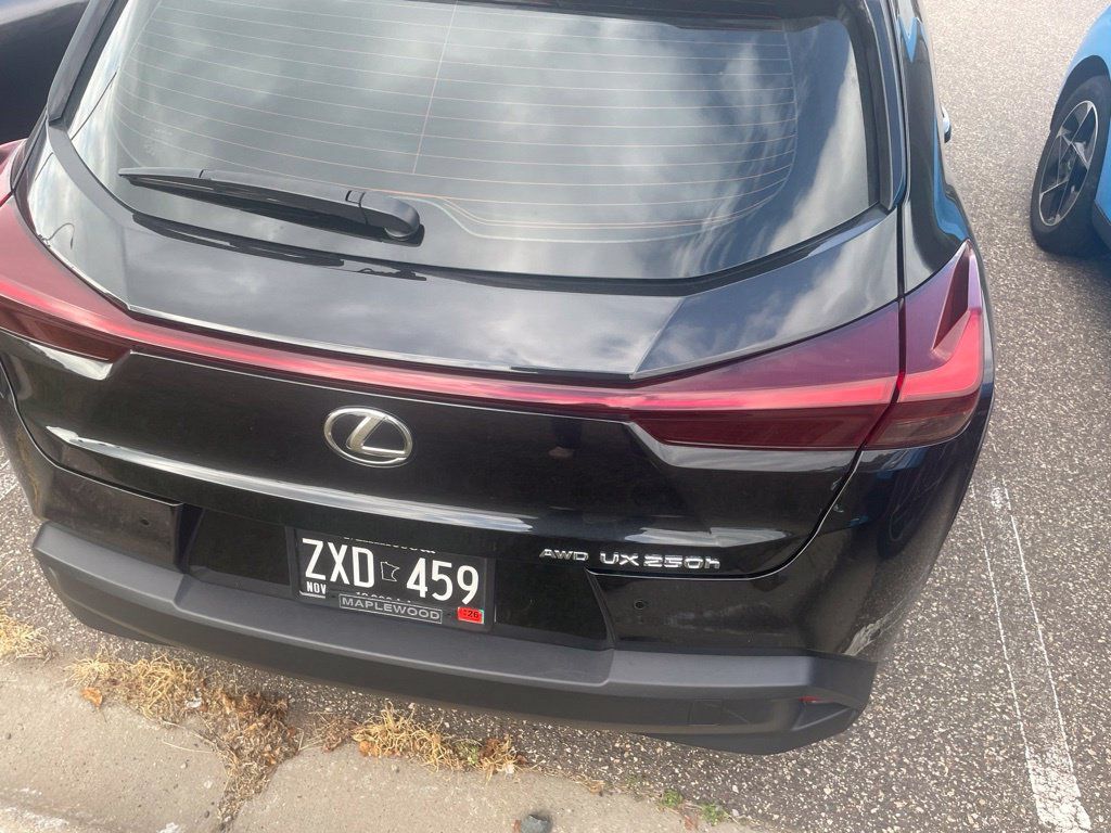 Used 2024 Lexus UX 250h AWD w/ Premium Package image 27